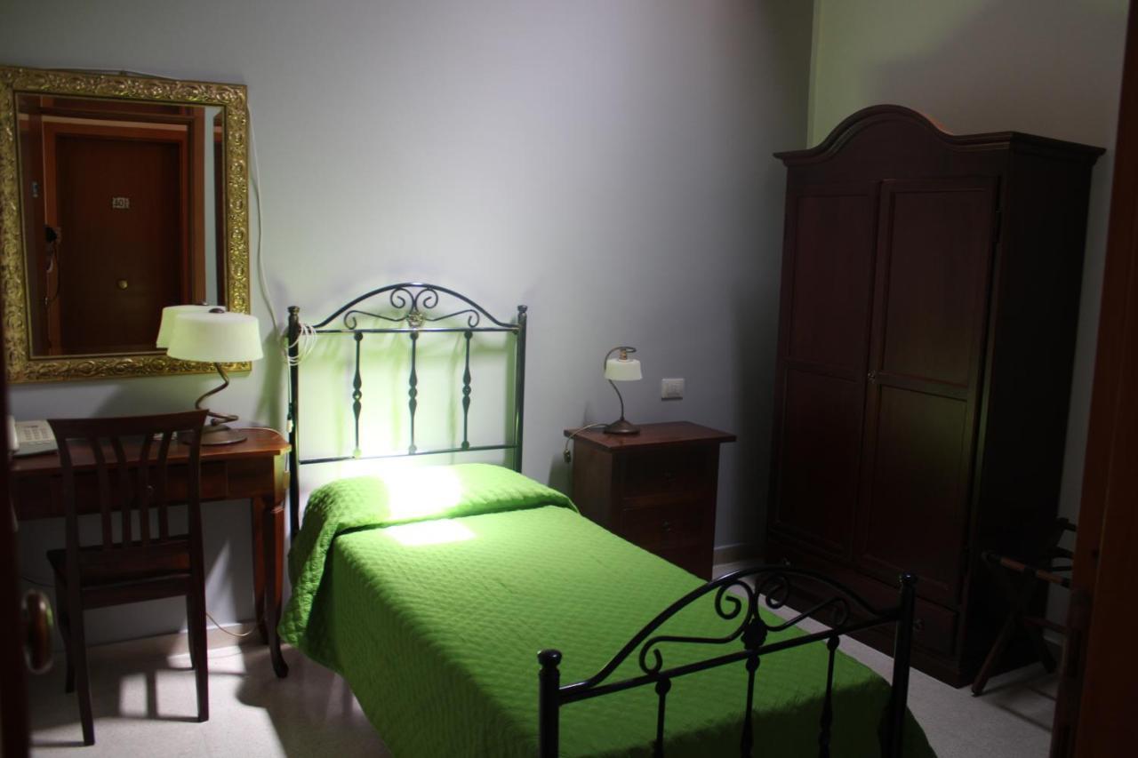 Sorella Luna Syracuse
