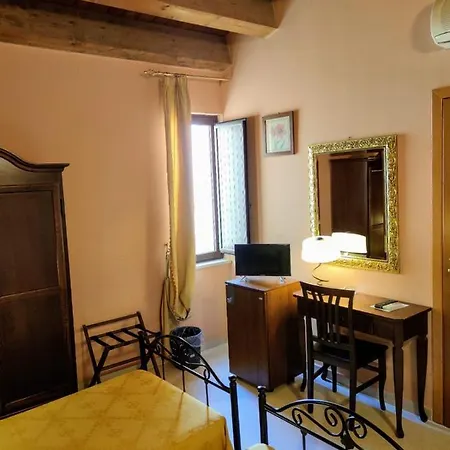 Sorella Luna Bed & Breakfast Syracuse Exterior photo